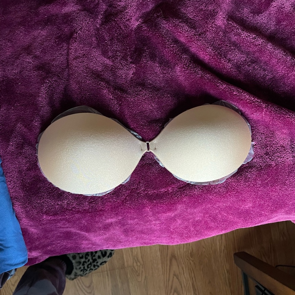 Victoria's Secret Bare Invisible Solutions Backless Bra